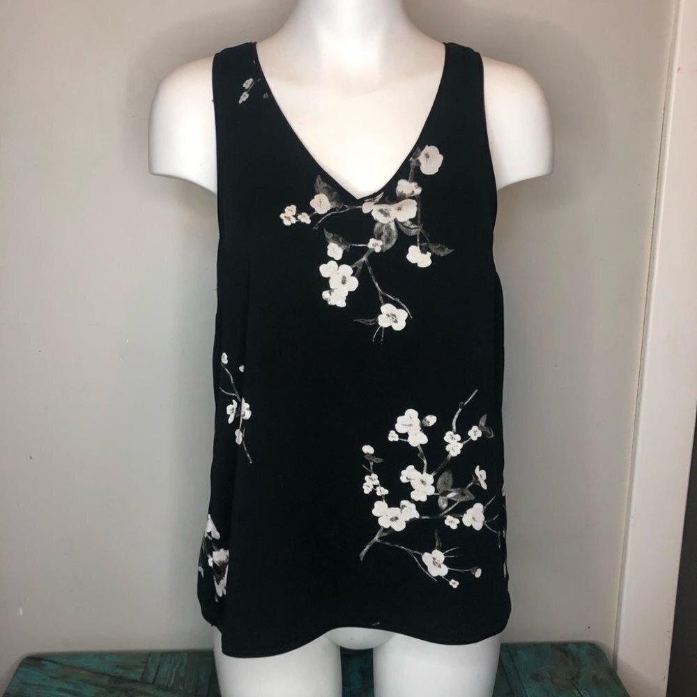 Dynamite Black Floral Tank top Size Small
